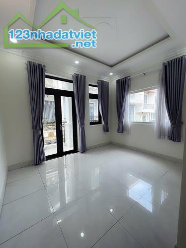 BÁN NH.À  🏘️ LÊ VĂN KHƯƠNG - KHU NHÀ GIÀU - Q12 - SÁT VÁCH GÒ VẤP - HẺM OTO TỚI NHÀ ❗4Tần - 1