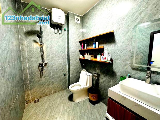 BÁN NHÀ YÊN PHỤ, TÂY HỒ. 40M2 3 TẦNG MT 4M GIÁ 10,5 TỶ- VÀI BƯỚC RA MẶT HỒ- XUNG QUANH - 2