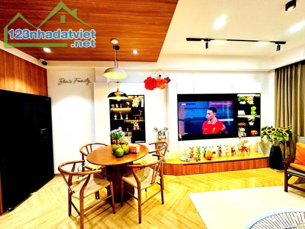 BÁN NHÀ YÊN PHỤ, TÂY HỒ. 40M2 3 TẦNG MT 4M GIÁ 10,5 TỶ- VÀI BƯỚC RA MẶT HỒ- XUNG QUANH - 3