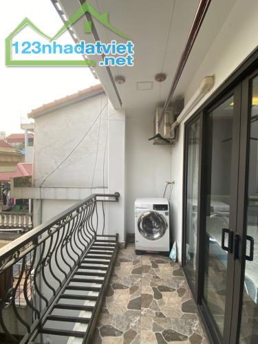 Cho thuê Căn hộ Apartment tại ngõ 193 Trích Sài, Bưởi, Tây Hồ. View hồ cực thoáng. Chỉ 7tr - 5