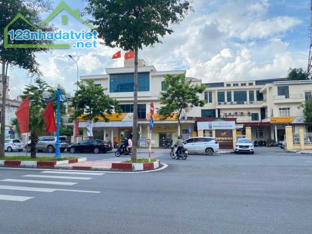 BÁN NHÀ PHÂN LÔ, VỈA HÈ, KIM GIANG- THANH LIỆT, 82 M2,  MT 6,2 M, GIÁ 29,9 TỶ.