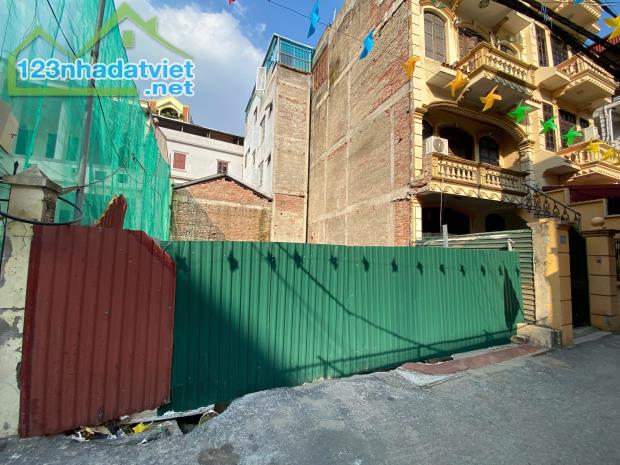Bán Đất phố Trịnh Công Sơn, Tây Hồ. Sổ 79m2, mt 7m, ngõ thông ô tô vào nhà, Hiếm và Đẹp - 1