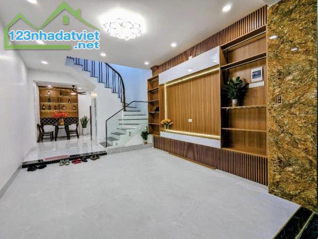 Bán nhà Phan Kế Bính, Ba Đình, ngõ thông, rộng, gần phố, nhà đẹp, về ở ngay. Giá 7.5 tỷ - 3