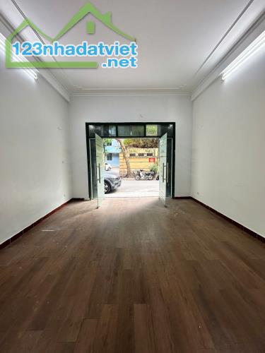 MẶT PHỐ TRUNG KÍNH - CẦU GIẤY - 59M2 x 3T - MT 4.6M -26.5 TỶ-KD ĐỈNH-TRƯỚC CỬA Ô TÔ TRÁNH - 2