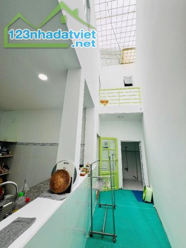 🏡 CHỈ VÁC VALI VÀO Ở - NHÀ ĐẸP HIỆP THÀNH QUẬN 12, 72M TẶNG FULL NỘI THẤT. CHỈ 4.5 TỶ. - 1