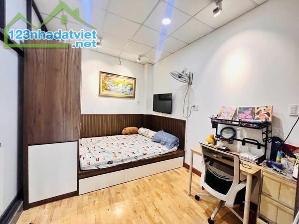 🏠Bán nhà xinh Nguyễn Văn Nghi - Gò Vấp - 32m2 ( 4*8 ) - Đầy đủ công năng - Giá 3 tỷ hơn - 2