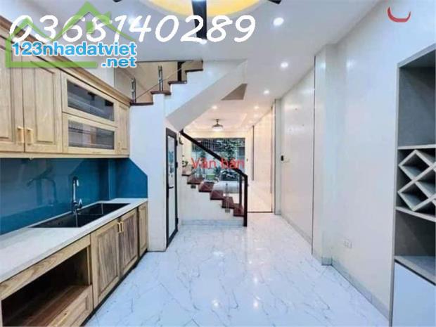 Siêu Hiếm!Nhà Gia Thượng 45m²-Phân Lô VIP - Ô Tô Đỗ Cửa - Giá Cực Tốt - 1