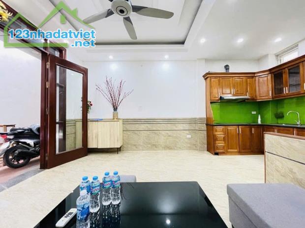 Nhà Đẹp Triều Khúc- TX , 40m2 , Giá hơn 6 Tỷ ,oto tránh 30m, full nội thất - 5