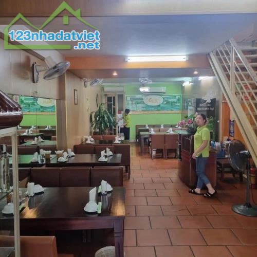 Bán nhà mặt phố Nguyễn Khuyến, phường Văn Quán 30 Tỷ đàm, 110m2*5T, Kinh doanh - 2