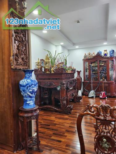 Chính chủ bán nhanh căn 2PN, tòa L4, diện tích 73m2 bao phí giá: 4.3 tỷ Le Grand Jardin Sà - 3