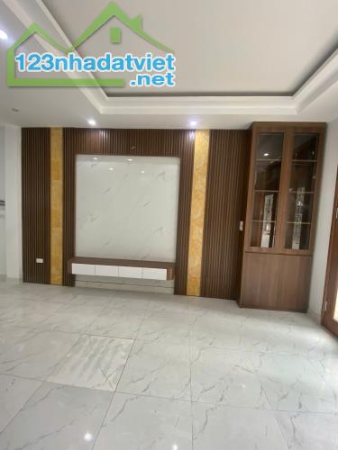 Ô Tô Vào Tận Nhà- Diện Tích 32m² - Giá Chỉ 2.3 Tỷ ngay trung tâm xã Phụng Châu - 2