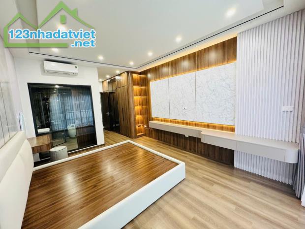 NHÀ PHÂN LÔ Ô TÔ VĂN QUÁN LÔ GÓC 45M2 4T 4PN GÍA CHỈ 8 TỶ LH 0379283456 - 3