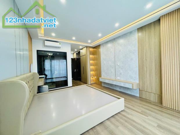 NHÀ PHÂN LÔ Ô TÔ VĂN QUÁN LÔ GÓC 45M2 4T 4PN GÍA CHỈ 8 TỶ LH 0379283456 - 1