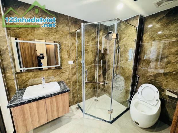 NHÀ PHÂN LÔ Ô TÔ VĂN QUÁN LÔ GÓC 45M2 4T 4PN GÍA CHỈ 8 TỶ LH 0379283456