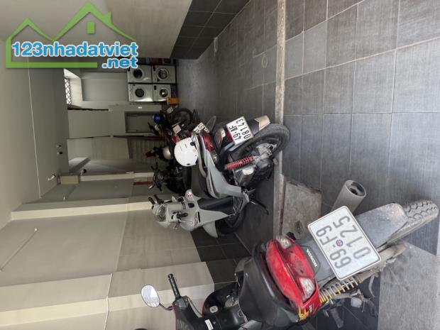 Bán nhà 5Tầng - 12Phòng, Mặt Tiền Đường - BV Lê Văn Thịnh, Q2. Giá 11.6 Tỷ - 1