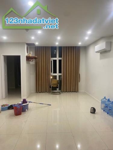 Cho thuê căn 2 ngủ 79m usilk city, gần full đồ, 10 triệu. 0944695188