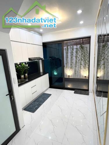 NHÀ ĐẸP KHÂM THIÊN_ ĐỐNG ĐA - GẦN PHỐ - Ở SƯỚNG - 40M2 -4T-chỉ 6 X TỶ - GẦN Ô TÔ - 4