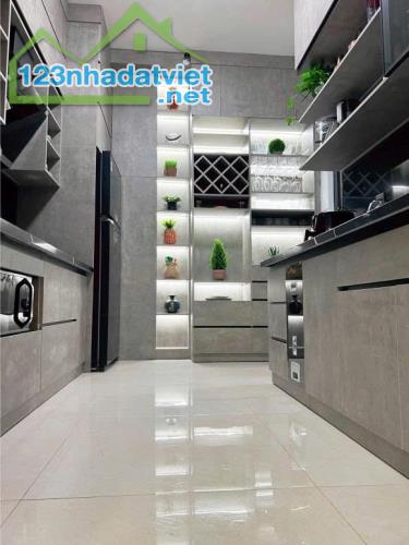 Ảnh thật CH quyền lực KĐT Ciputra - Tây Hồ, 147m2 3N siêu rộng chỉ 10 tỷ, full nội thất - 2