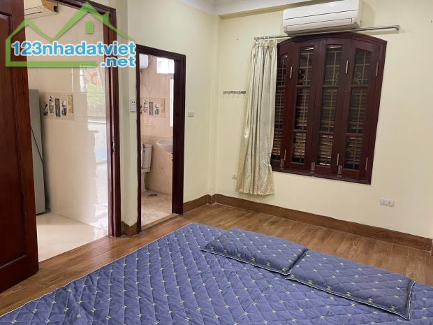 Chính chủ cho thuê căn hộ 45m2, đủ đồ tại đường Hồng Hà Phúc Xá, Ba Đình, Hà Nội.