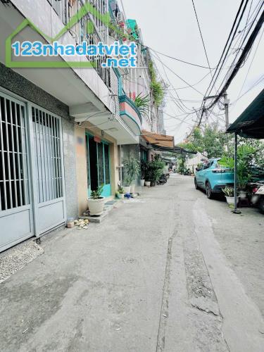 Nhà 2 tầng nở hậu HXH quay đầu đường Âu Dương Lân P3Q8. Giá 3,98 tỷ TL