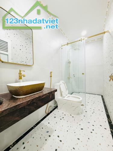 Bán nhà Mặt Tiền Tân Thới Hiệp Q12, 90m2, 5x18, 5 Tầng, 6PN, 7Wc, SHR, HC đủ, chỉ 11 tỷ - 5