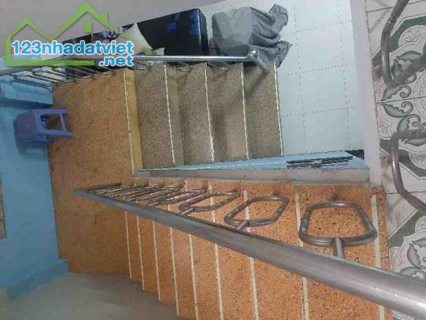 Nhà 2 tầng 92m2 ngang 4.6x20m mặt tiền đường Huỳnh Tấn Phát Tân Phú Quận 7, khu vực sầm