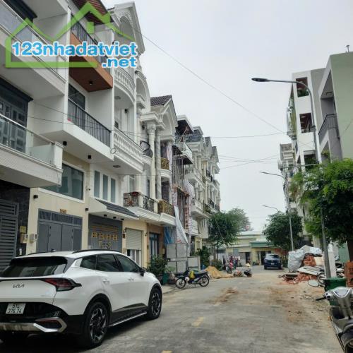 HẺM 12M, LÊ VĂN KHƯƠNG, Q12, 4 TẦNG,  54M2, 4.X TỶ - 1