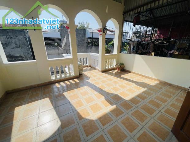 Bán nhà riêng Quận Hai Bà Trưng, Phố Đại La, 30m2, 5 Tầng, SÁT PHỐ, sổ vuông - 5.28 Tỷ