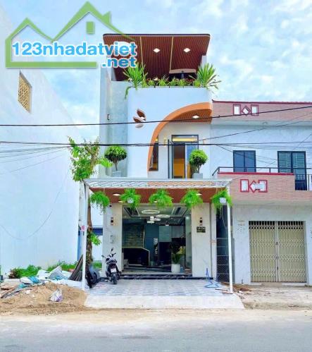 BÁN NHÀ 1T2L đúc, FULL NỘI THẤT, Hiện Đại & Sang Trọng, Hồng Loan 6A