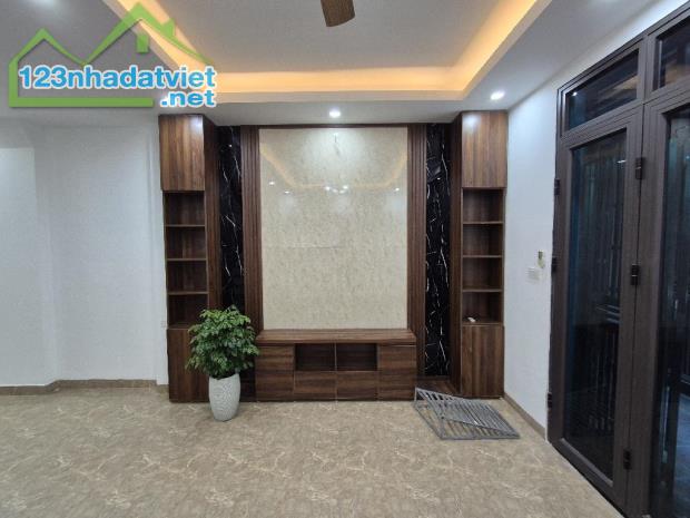 Bán nhà Nguyễn Văn Cừ, Long Biên, ô tô, 45m2, 5 tầng, 5 tỷ 35 - 1