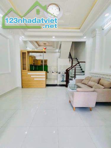 [CHỈ 5 TỶ QUAY ĐẦU] - NHÀ 3 TẦNG - HẺM Ô TÔ TRÁNH - TRẢI NHỰA SẠCH SẼ - HUỲNH TẤN PHÁT - - 3