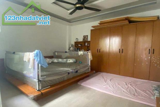 Bán nhà hẻm xe hơi, Âu Cơ, Tân Phú, 4.4m x 16m, 71 m², tặng nội thất - Giá 8.4 tỷ TL - 1
