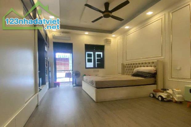 Bán nhà hẻm xe hơi, Âu Cơ, Tân Phú, 4.4m x 16m, 71 m², tặng nội thất - Giá 8.4 tỷ TL