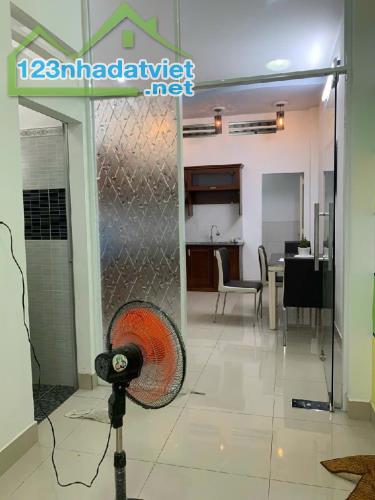 Nhà 4 Lầu full nội thất ĐẸP, Hẻm sạch thoáng mát gần cầu chữ Y - 2