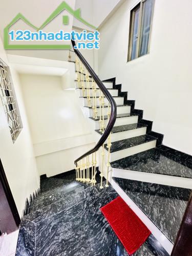 Bán nhà Phố Bạch Đằng, 15m mặt phố, bề thế, ở ngay. 62m2, 3T, MT 6,1m - 5