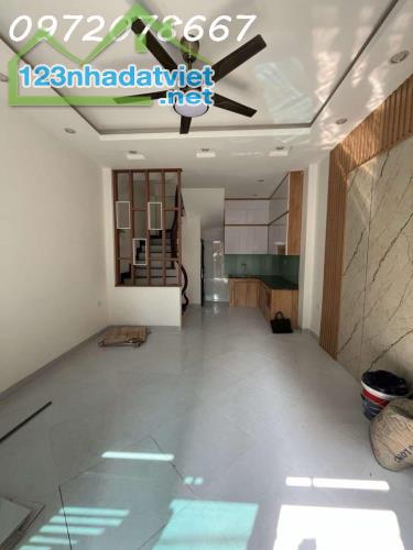 Nhà Đẹp Hàng Xóm Vinsmart 32m*5 Tầng, Chưa Tới 6 TỷAlo ngay: 0972 078 667 - 2