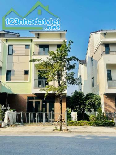 Duy nhất căn shophouse 90m2 áp góc Centa City giá 5,5x tỷ - 2