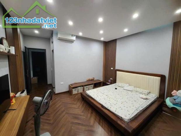 CHÍNH CHỦ EM CẦN BÁN PHÂN LÔ NGUYỄN VĂN HUYÊN, Ô TÔ TRÁNH, KINH DOANH, 60M2 NHỈNH 18 TỶ - 2