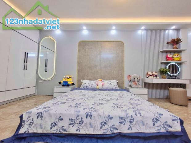 BÁN NHÀ PHÚ MỸ - 40m2 - GIÁ 8.5 TỶ - 2