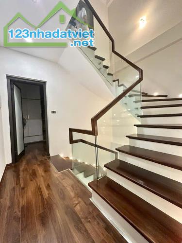 BÁN NHÀ KIM GIANG - HOÀNG ĐẠO THÀNH - 52M² - 5 TẦNG - GARA Ô TÔ - CHỈ 12 TỶ - 4