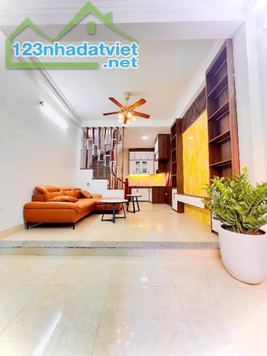 Bán nhà 36m², 5 tầng, 3PN, 4WC, Nam Dư - Hoàng Mai - 4.5 tỷ