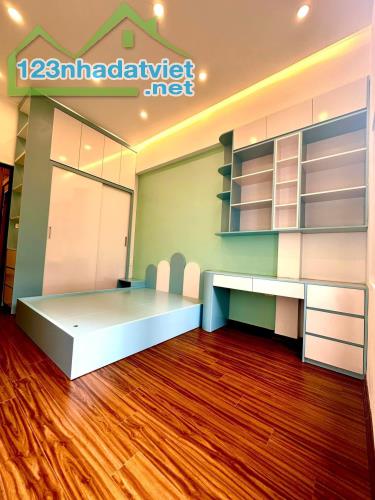 BÁN NHÀ 445 LẠC LONG QUÂN TÂY HỒ 100M2- 4 TẦNG-MT 9M- GIÁ CHÀO 17 TỶ-THƯƠNG LƯỢNG.