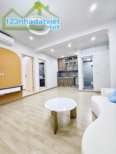 💥Tầng 3 tập thể 7,2ha Vĩnh Phúc, Ba Đình 70m 2PN ban công view đẹp