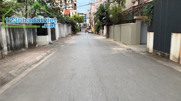 DUY NHẤT MẢNH ĐẤT VÀNG NGUYỄN SƠN 90M, MT6M, 2 MẶT THOÁNG TRƯỚC SAU Ô TÔ VÀO, CHẠY QUANH. - 1