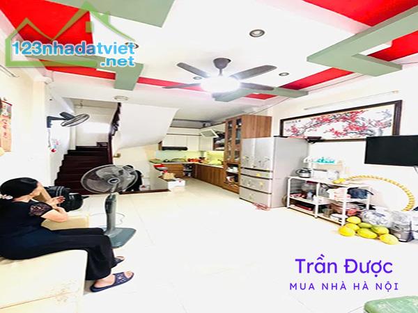 Bán nhà Miếu Đầm, 42m², chưa đến 7 tỷ, ô tô lùi tận cửa, nhà mới hoàn thiện