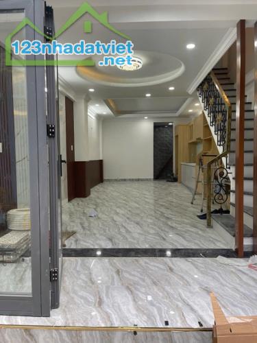 BÁN NHÀ 2 TẦNG, 40M2, TÂN KIỂNG, QUẬN 7 - GIÁ 5.8 TỶ - SỔ HỒNG CHÍNH CHỦ - 1