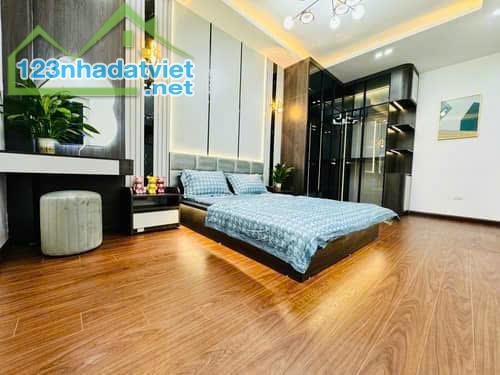 NHÀ THUỴ KHUÊ CÓ 1 KHÔNG 2 SIÊU HIẾM - LÔ GÓC - 30M2x5T. GIÁ 7.68 TỶ - 2