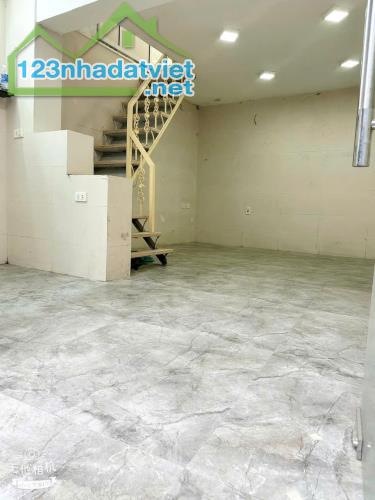 CHO THUÊ NHÀ KD SPA KẾT HỢP Ở LẠI PHỐ TRẦN QUÝ CÁP, 27M2, 3 TẦNG, CÓ VỈA HÈ, 13 TRIỆU. - 3