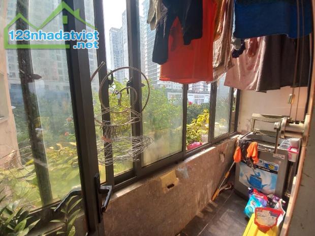 Bán căn hộ Nam Trung Yên, 76m2, lô góc, ban công view trường học, nội thất xịn, nhỉnh 4 tỷ - 4