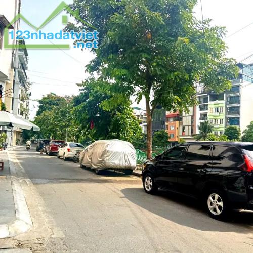 BÁN NHÀ MẶT PHỐ NGHI TÀM, TÂY HỒ. 65M2 4 TẦNG MT 5M GIÁ 28,8 TỶ- KINH DOANH ĐỈNH - HIẾM - - 3
